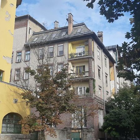 2 Bedroom Apartment Near Heroes Square Budapest Exterior foto